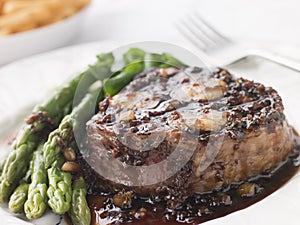 Fillet of Beef Bordelaise with Asparagus Spears