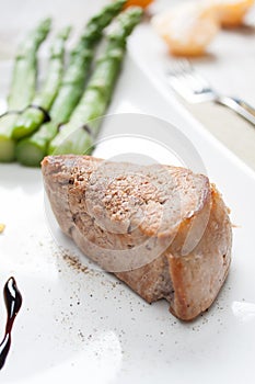 Fillet of pork with asparagus