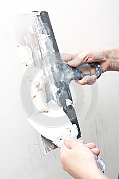 Filling the joints , aligns wall,alignment angles