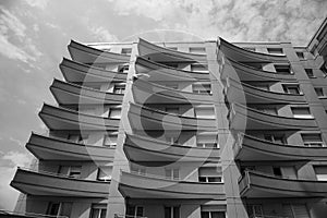 Fin balconies