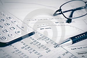 Financial accounting stock market graphs analysis