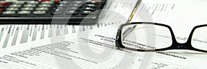 Finanční prohlášení recenze a analyzovat tabulky. široký reklamní formát primárně určen pro použití na webových stránkách 