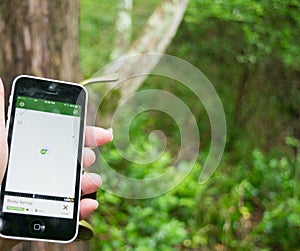 Finding geocache with mobile phone app
