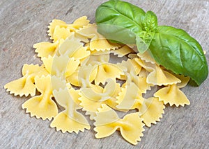 Fine farfalle noodles