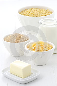 Fine macaroni and cheese ingredients