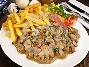 Fine Meat - Sliced Meat Zurich Style with French Fries