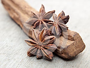 Fine star anis