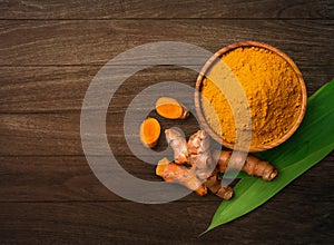 Finely dry Turmeric powder with rhizome sliced