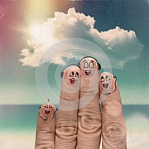 Finger family travels at the beach