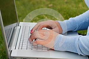 Finger Laptop typing outdoor