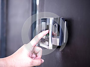 Finger print scan for unlock door security system