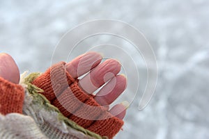 fingers, frozen in the cold