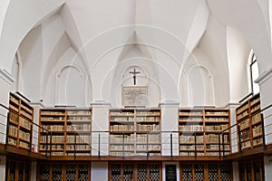 Finia Chapter Library - Italy