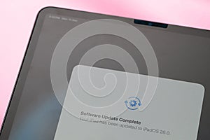 Finished software update on IpadOS 26 on tablet screen