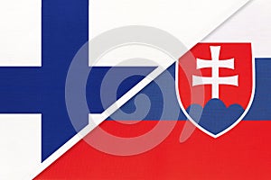 Fínsko a Slovensko, symbol krajiny. Fínske vs slovenské národné vlajky