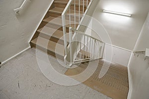 Uniknout schodišťová šachta použitý na bezpečně lidé 