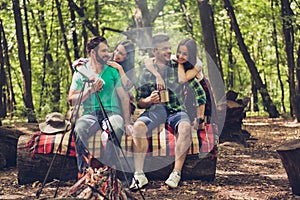 Fire place, two lovely couples, nice forest view. Guys are piggy