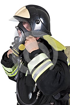 Firefighter corrects overview mask breathing apparatus