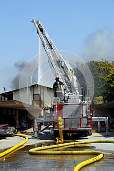 Bombero en acción 