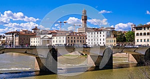 Firenze, vedute lungo la riva dell'Arno verso i palazzi di epoca rinascimentale