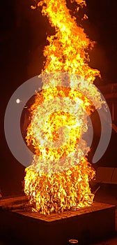 Firepit column of flame