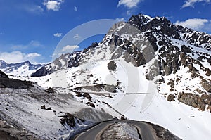 Firn mountain and highroad