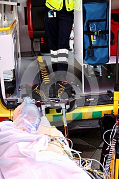 First aid cardiopulmonary resuscitation course using automated e