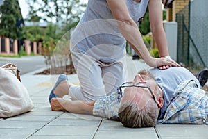 First aid to an accident victim