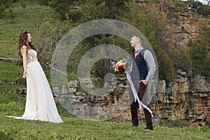 First look moment at a wedding before the ceremony starts in Central Oregon.