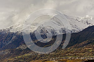 Il primo la neve sul gridare 