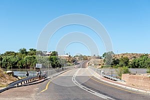 First of three bridges crossing flooded Orange River at Keimoes