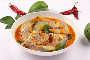 Fish curry with coconut and mango