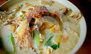 Fish head noodle soup