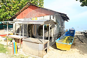 Fisherman house with boat in Samber