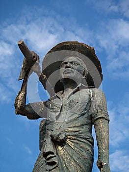 Fisherman statue in Hambantota