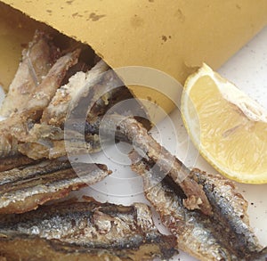 Fishes fried with clove lemon