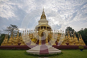 Five hundred golden pagodas