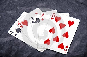 Cinque carte pulsante mano tre da tipo quattro un asso otto divertimento 
