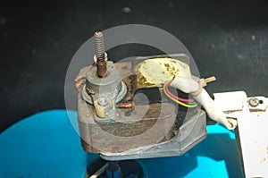 Fix the broken fan need extra attetion