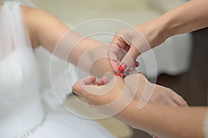 Fixing bride bracelet