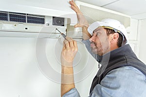 Fixing and maintaining air conditioning system