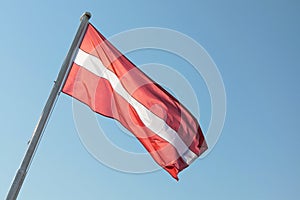 Bandera de Letonia 