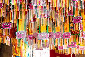 Flags or tung in chinese temple