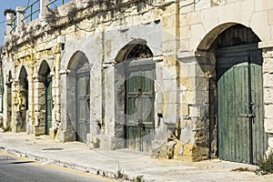 Flaked gates on Malta