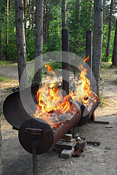 Flaming barbecue grills