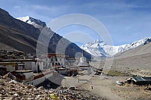 Flannelette(Rongbu) temple and Mount Everest