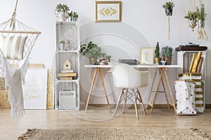 Flat with desk and chair