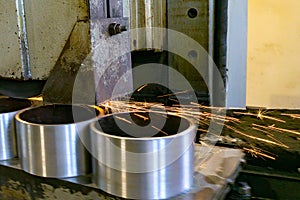 Flat grinding of metal on a machine with sparks, technological g