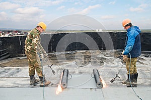 Un piso techo cubierta trabajar 