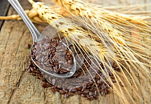 Flaxseeds in spoon